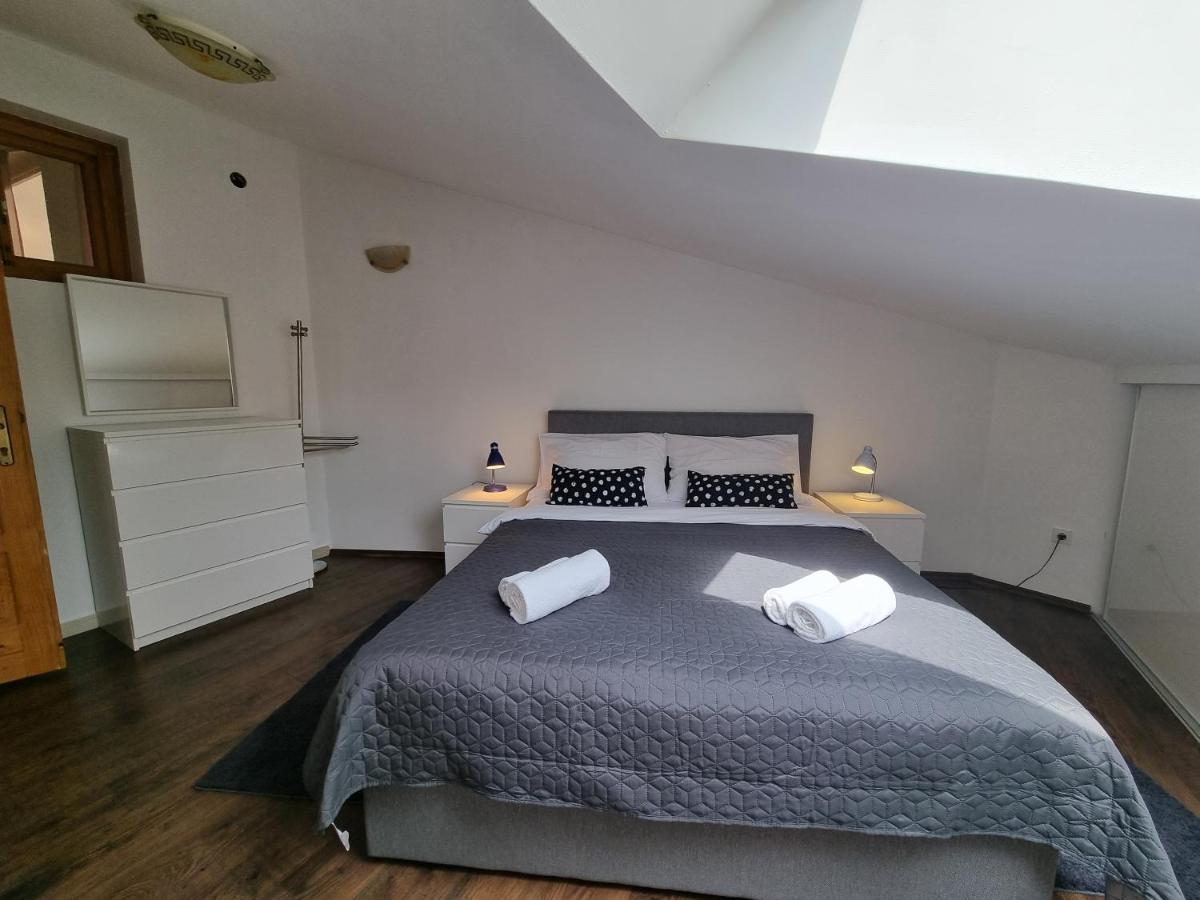 Paradiso Apartment *