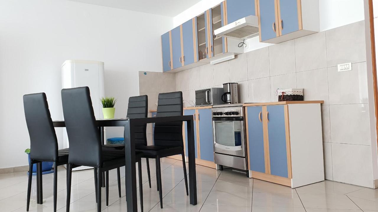 Paradiso Apartment *